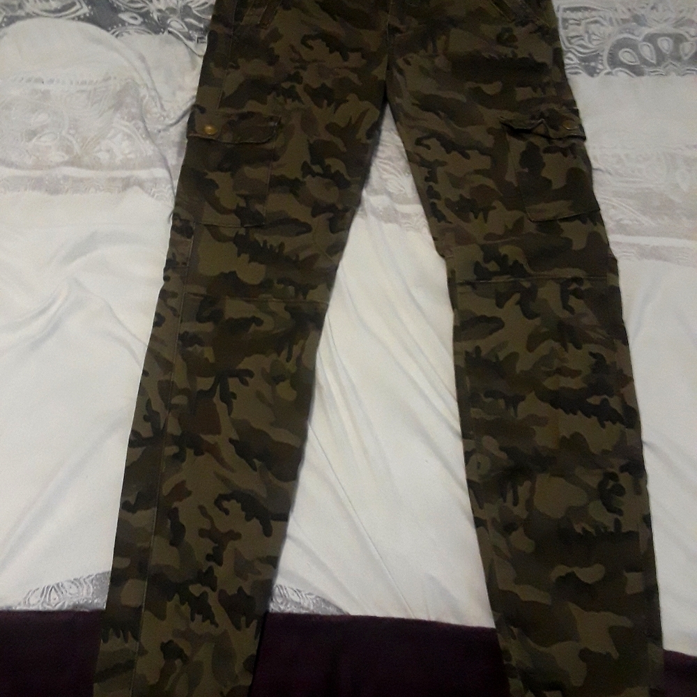 Camo pants size 9
